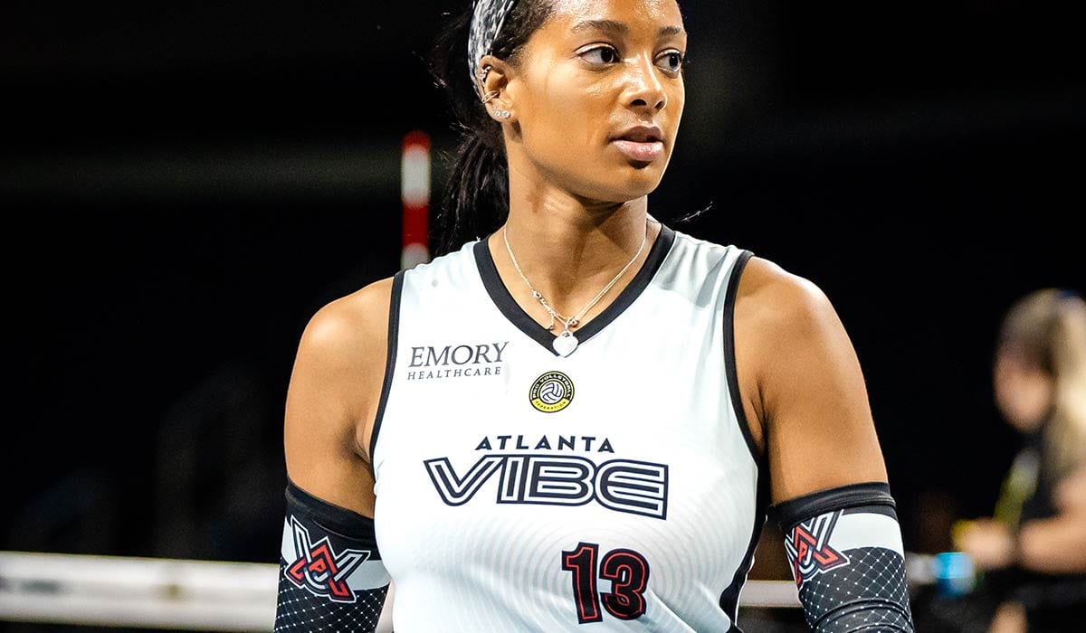 Atlanta Vibe player wearing the Emory Healthcare jersey patch
